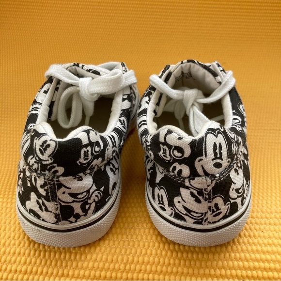 DISNEY Women’s size 8  Black White Mickey Head Tennis shoes - Picture 4 of 7